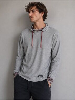 Jason Wu for EVA Air Gray Long Sleeve Tee Hoodie with Red Accents Size M Unisex